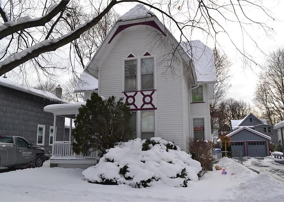 1st image of 161 Cypress St