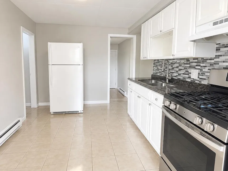 154 Macarthur Ave #170A