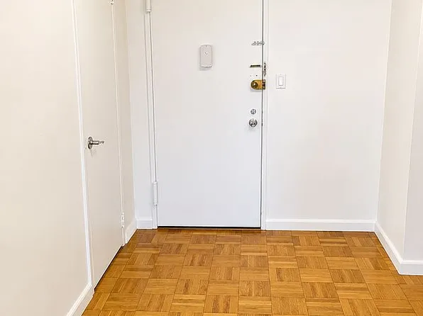 108-48 70th Rd APT 10E, Forest Hills, NY 11375