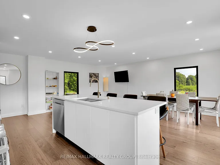 165 Knapp St — Photo 15