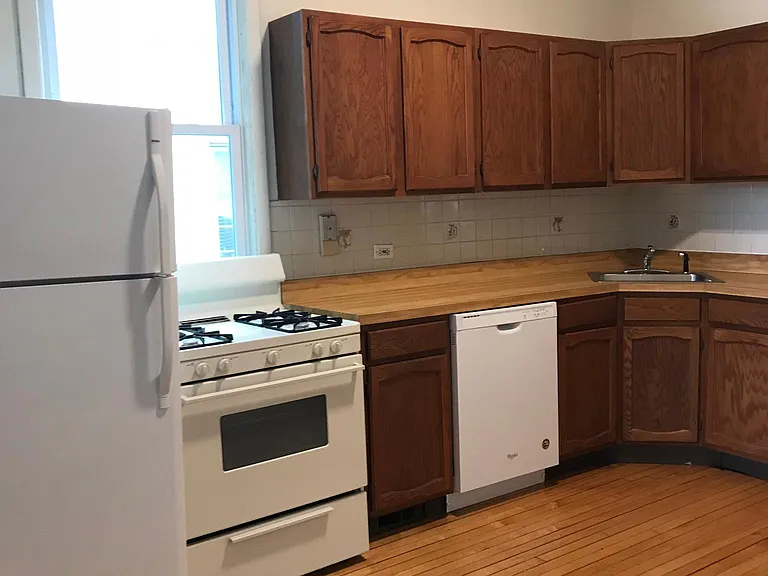 1242 W Diversey Pkwy #1 — Photo 6