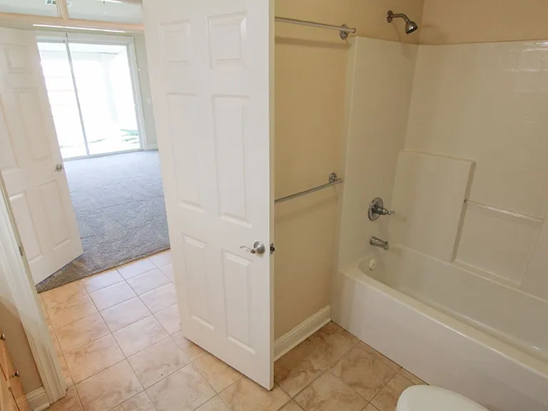 620 San Gabriel St — Photo 22