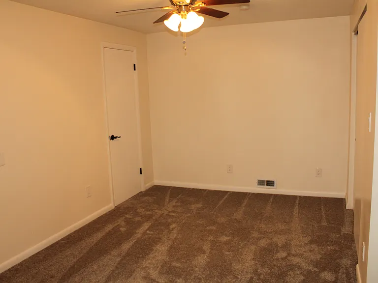 289 N 100 E — Photo 13