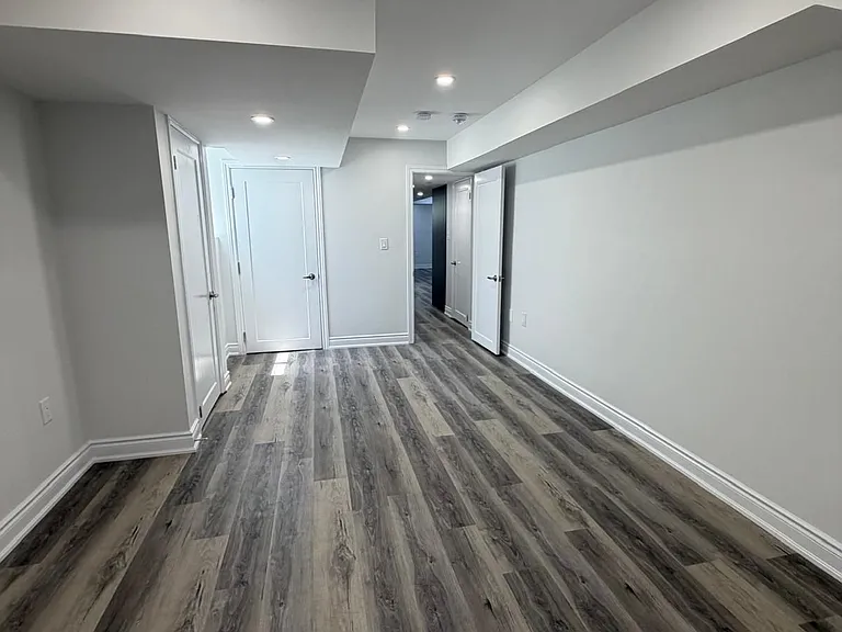 216 Fleetwood Dr — Photo 16