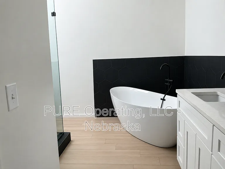 15527 Mason Cir — Photo 48