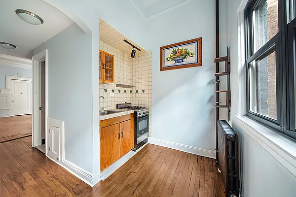 Rented by Douglas Elliman | media 7