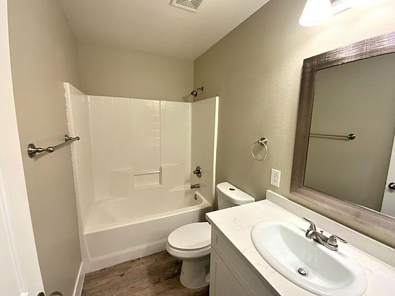 3rd image of 6552 N 71st Ave #1
