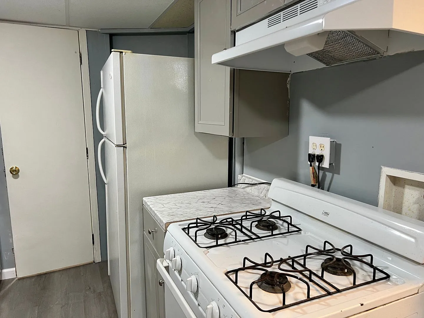 221 W Union St. — Photo 4