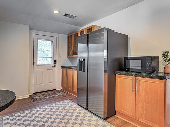4th image of 2976 Summervale Ln