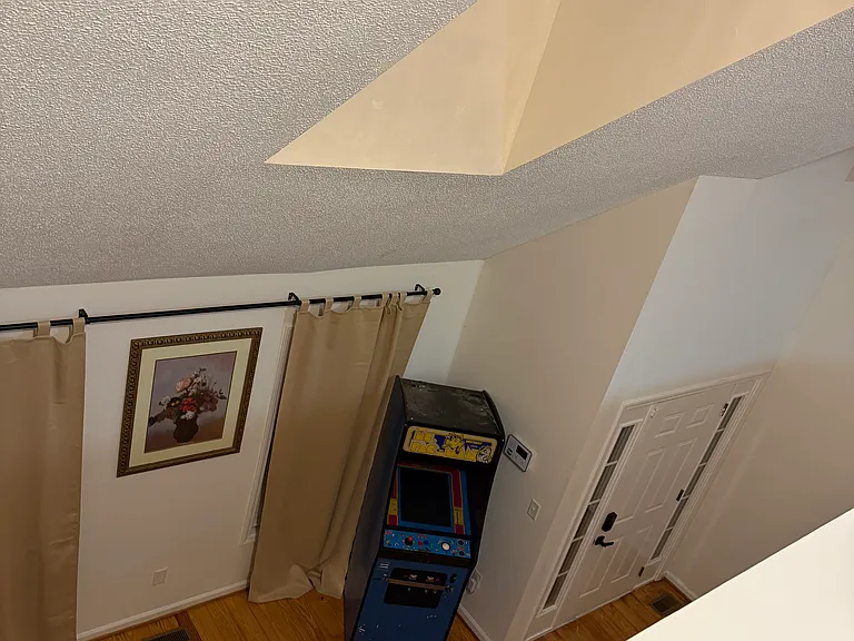 411 Fletcher Ln — Photo 6
