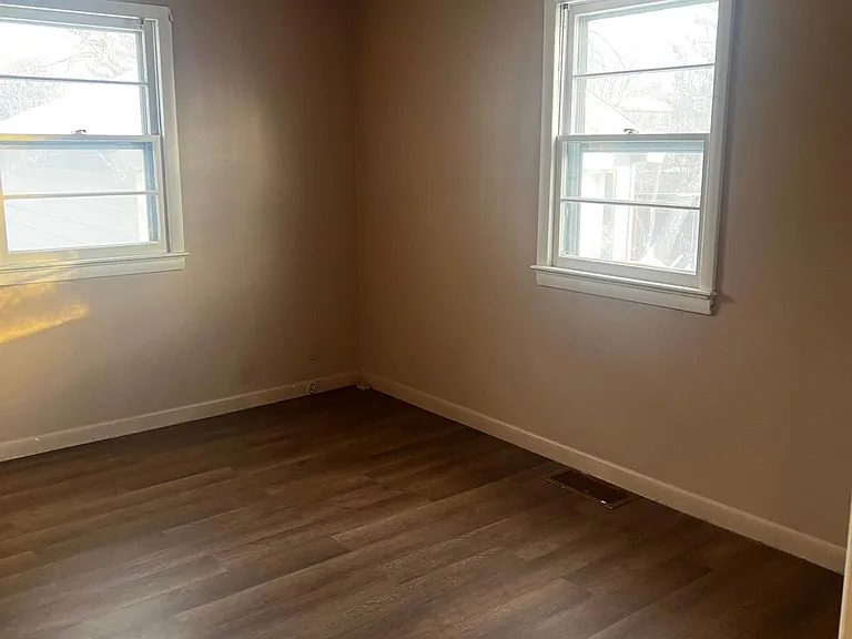 1248 Lewis Ave — Photo 8