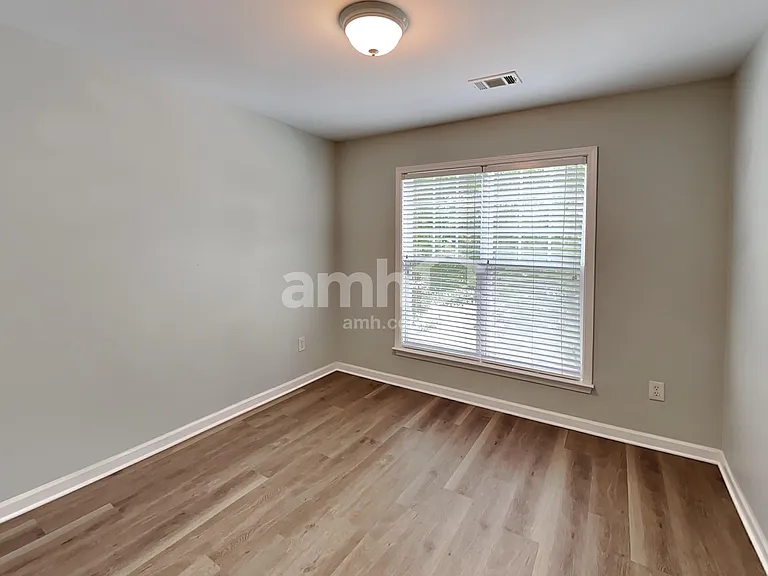 811 Greenwood Xing — Photo 18