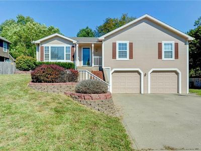 124 Oakbrook Ct, Lansing, KS, 66043