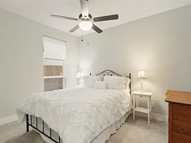 111 Chinaberry Bnd — Photo 22