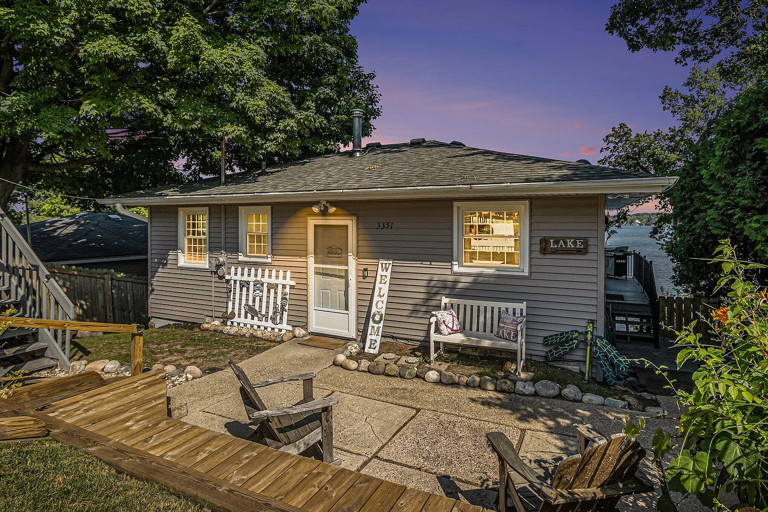 3351 W Shore Dr photo 1