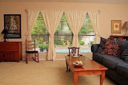 3rd image of 4707 Hidden Oaks Ln