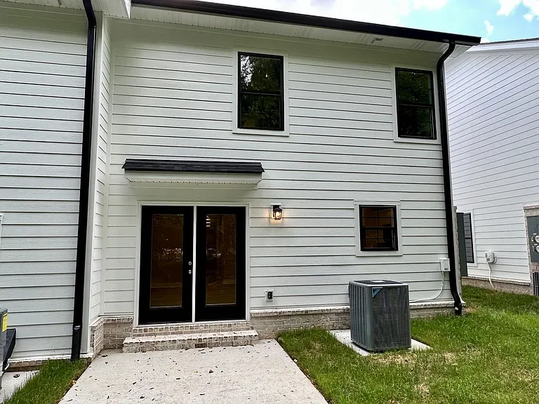 721 Hollie Way — Photo 15