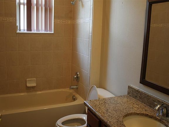 4th image of 2910 Bonita Cir