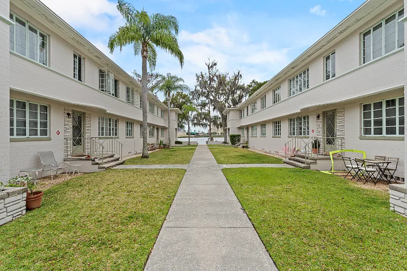 Concord Lake Apartments — Photo 4