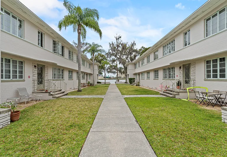 Concord Lake Apartments — Photo 1