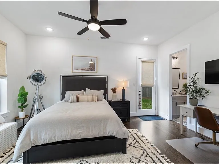 5326 Chandler St — Photo 3