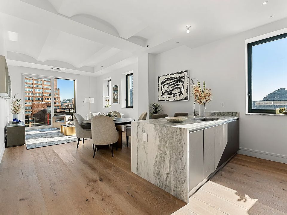 1st image of 305 E 61st St #804