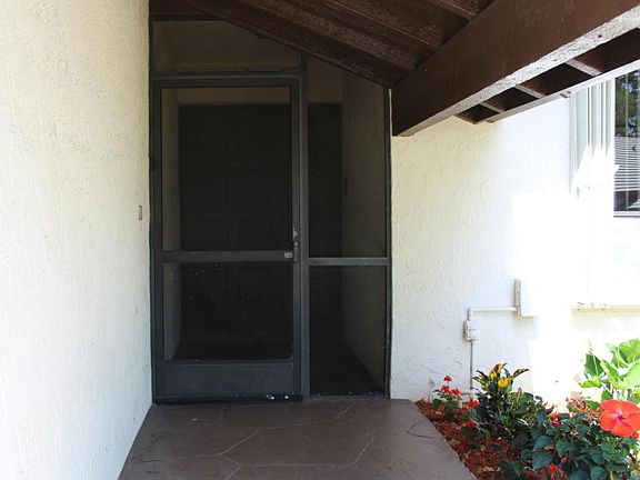 4th image of 1580 Riverwood Ln