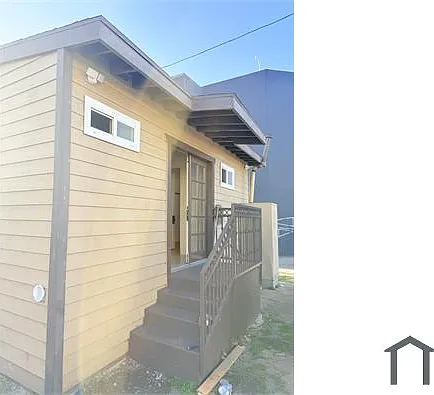2219 Wall St — Photo 11