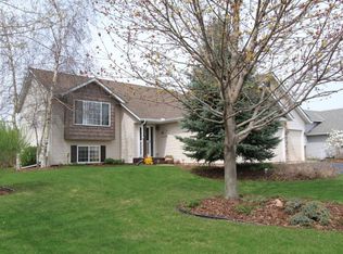 1243 Meadow Pkwy, Mayer, MN 55360