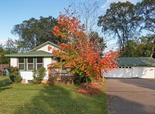 469 Geneva Ave N, Oakdale, MN 55128