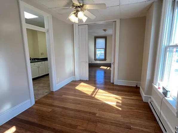 424 W Locust St, Dubuque, IA 52001