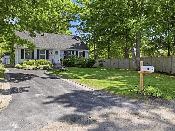 2nd image of 64 Dunbar St