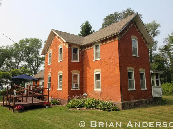 1060 Perry St SW, Byron Center, MI 49315