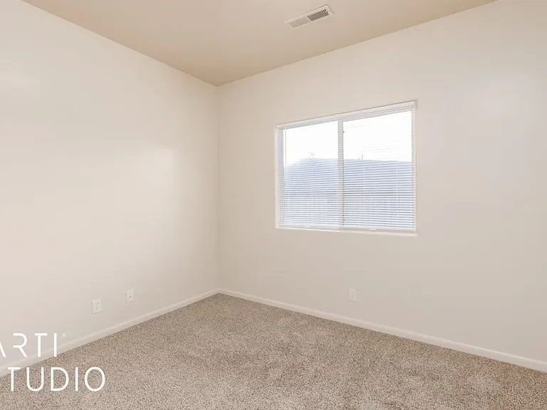 140 S 1250 W — Photo 10