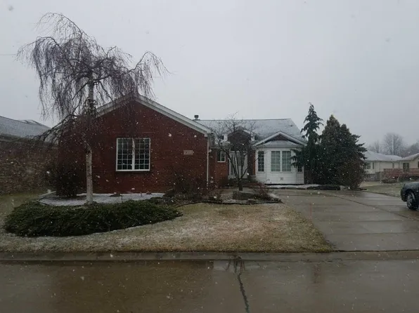 3612 New Boston Dr, Sterling Heights, MI 48314
