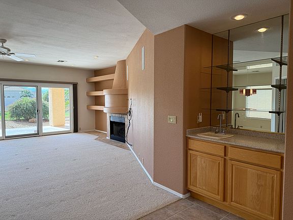 5th image of 2224 Littler Ln APT 21