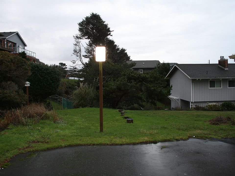 2nd image of 7460 NE Logan Rd