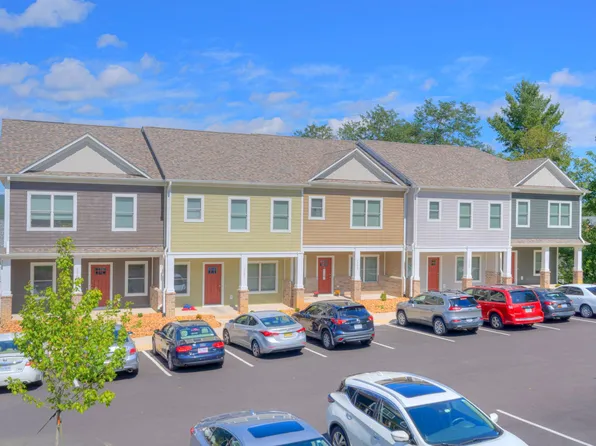 1804 Staniel Dr, Blacksburg, VA 24060