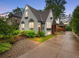 367 Baldwin Rd, Birmingham, MI 48009