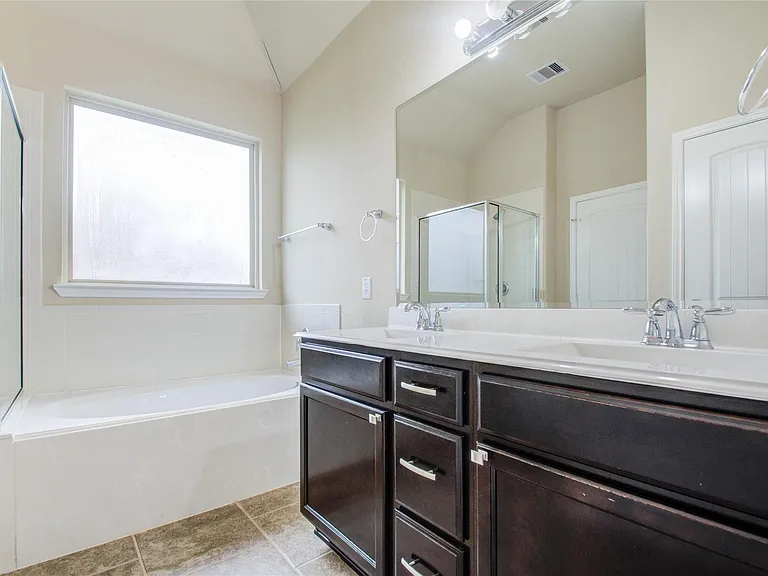 8710 Austin Thomas Dr — Photo 27