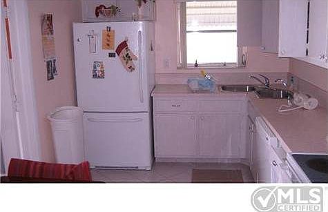 3rd image of 1001 Siesta Ave