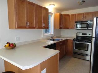 44 Cheney Ln #D, Danville, NH 03819