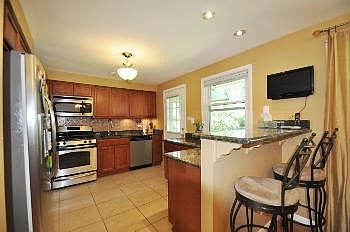4th image of 18940 Martin Ct