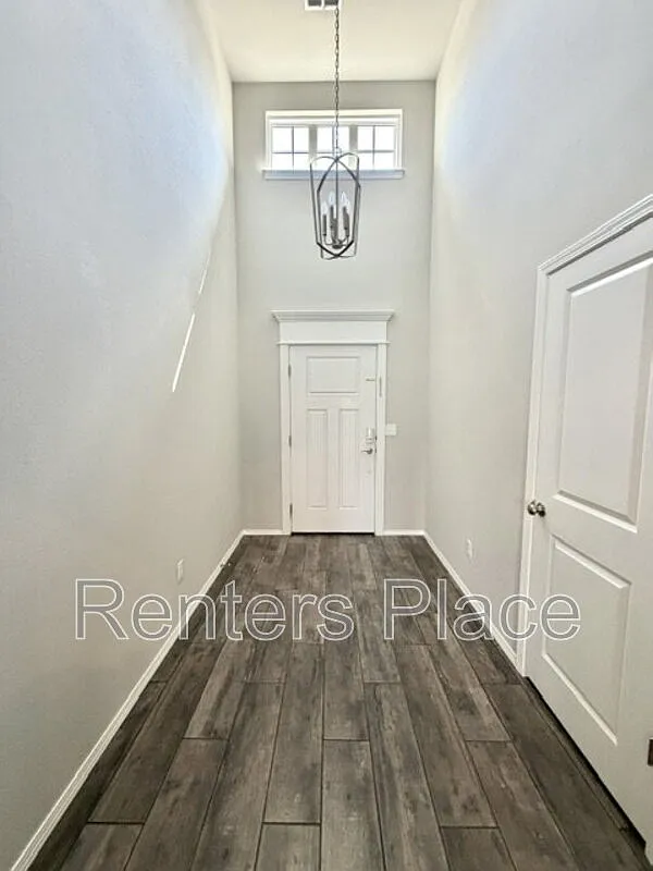 4 bed, 3.0 bath, 2125 sqft, $2,495 — Photo 2