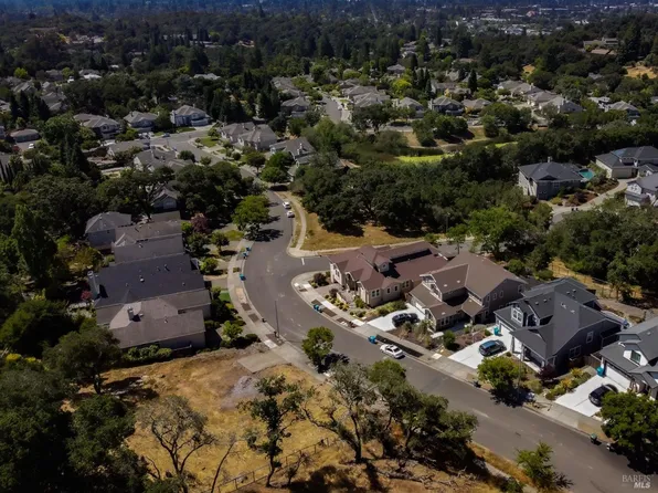 3564 Kirkridge Street, Santa Rosa, CA 95403