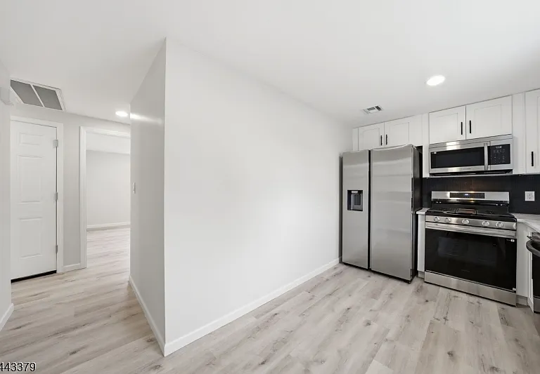 551 Schuyler Ave #2 — Photo 4