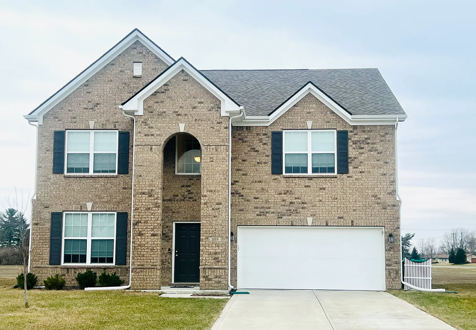 1019 Barberry Dr photo 1