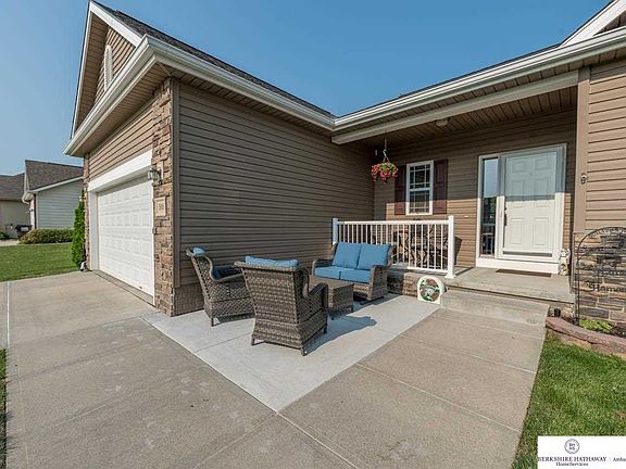 5th image of 5806 N 151st St