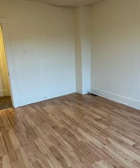 116 Jane St — Photo 12