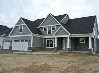 105 Taylors Mill Cir, Perrysburg, OH 43551